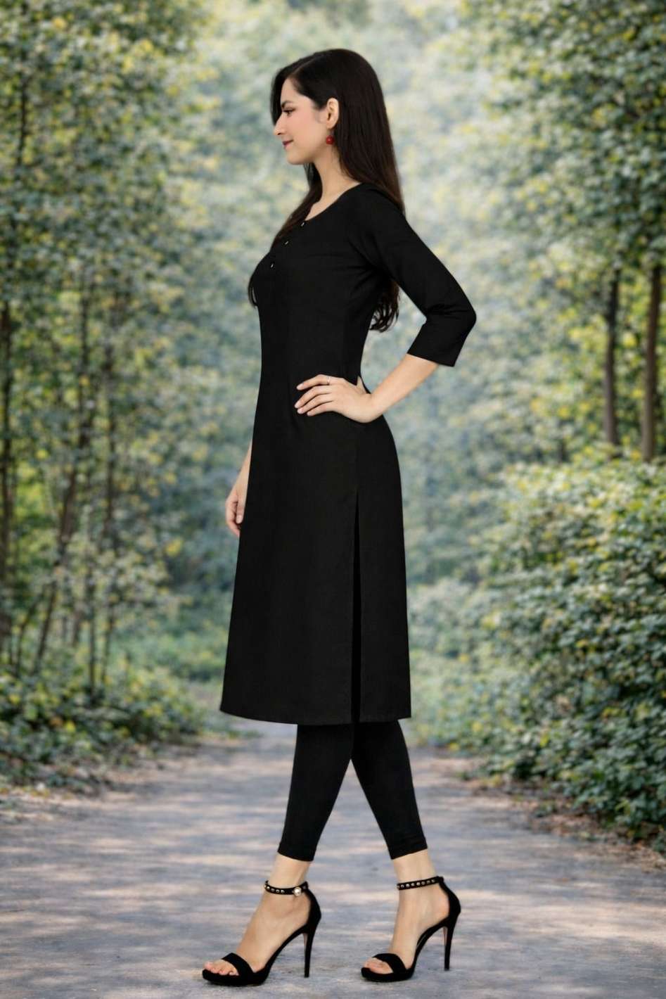 MUSTAKIN CREATION Women Solid Pure Cotton Straight Kurta (Black)